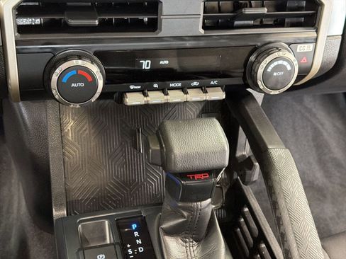 Used 2025 Toyota Tacoma TRD Off-Road AWD/4WD image 17