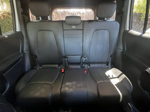 Used 2025 Mercedes-Benz GLB 250 image 39