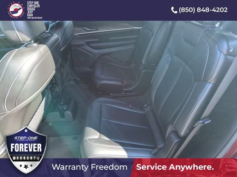 Used 2025 Jeep Grand Cherokee L Limited w/ Black Appearance Package AWD/4WD image 27