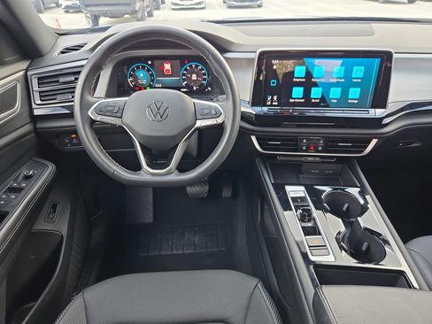 Used 2024 Volkswagen Atlas Cross Sport SE w/ Black Wheel Package image 28