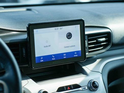 Used 2023 Ford Explorer XLT image 29