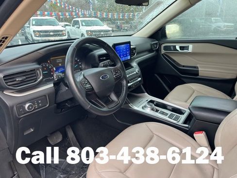 Used 2020 Ford Explorer XLT w/ Equipment Group 202A image 6
