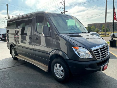 Used 2013 Freightliner Sprinter 2500 image 3