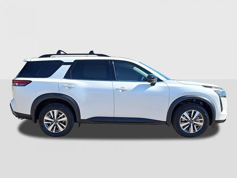 New 2026 Nissan Pathfinder SL FWD image 4