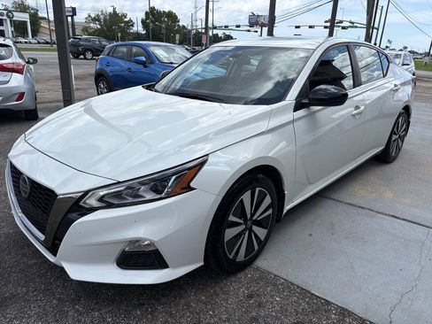 Used 2022 Nissan Altima 2.5 SR FWD image 5