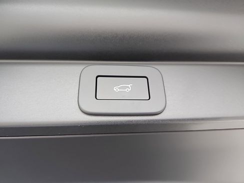 New 2025 Land Rover Range Rover SE image 14