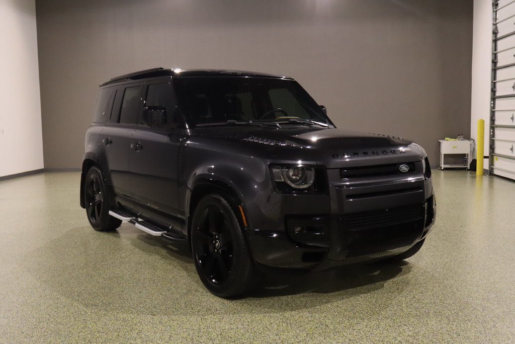 Used 2024 Land Rover Defender 110 X-Dynamic SE AWD/4WD image 1