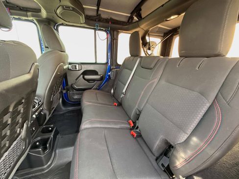 Used 2019 Jeep Wrangler Unlimited Rubicon AWD/4WD image 13