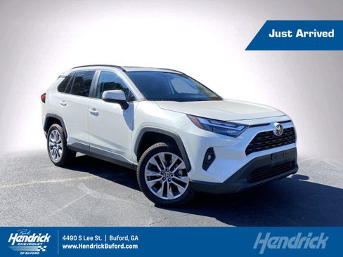 Used 2022 Toyota RAV4 XLE Premium image 1