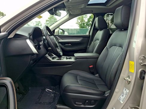 Certified 2024 MAZDA CX-90 3.3 Turbo w/ Preferred Plus AWD/4WD image 17