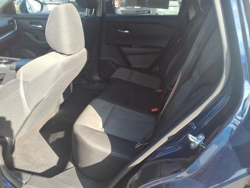 Certified 2025 Nissan Rogue SV FWD image 10