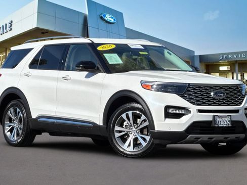 Certified 2020 Ford Explorer Platinum w/ Premium Technology Package AWD/4WD image 2