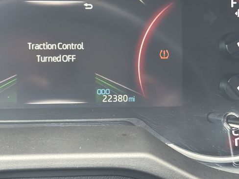 Used 2024 Toyota RAV4 LE FWD image 28