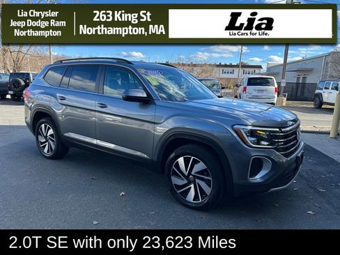 Used 2025 Volkswagen Atlas SE AWD/4WD image 1