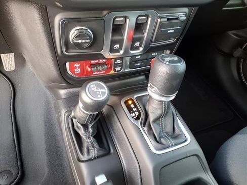 New 2026 Jeep Wrangler Rubicon w/ Technology Group AWD/4WD image 22