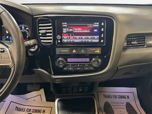 Used 2018 Mitsubishi Outlander LE image 22