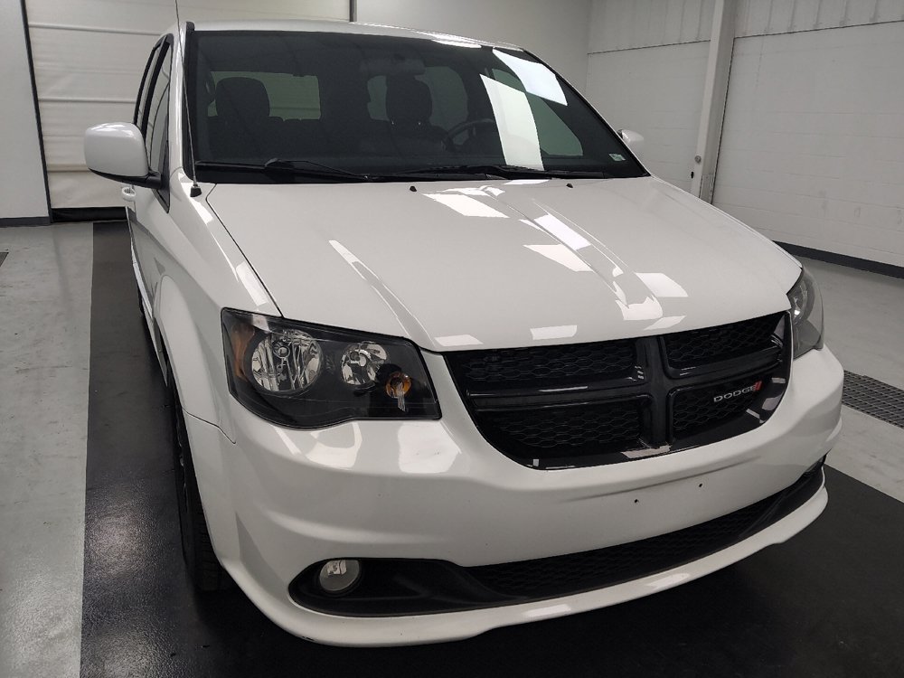 Used 2016 Dodge Grand Caravan SXT FWD image 14