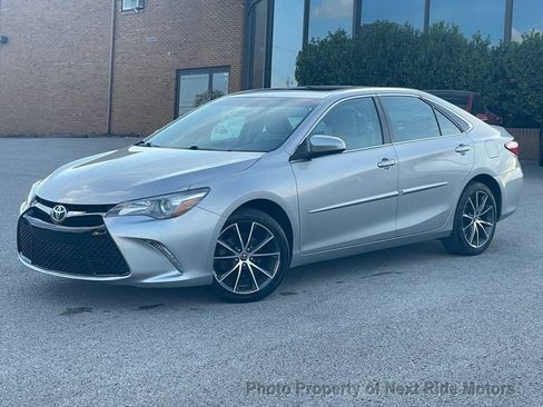 Used 2016 Toyota Camry XSE w/ Moonroof Package FWD image 36