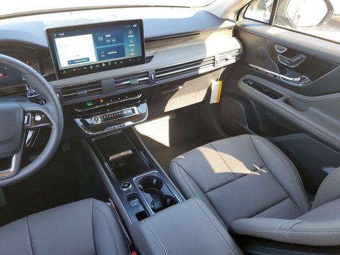 New 2026 Lincoln Corsair Grand Touring AWD/4WD image 17