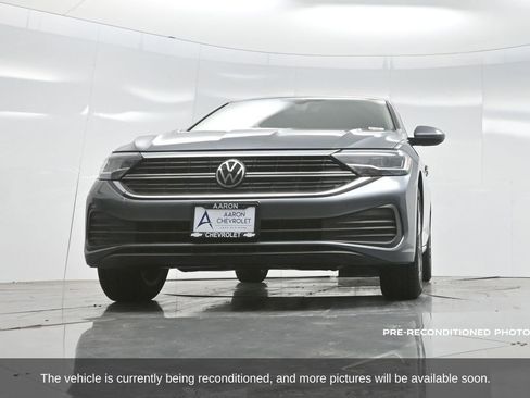 Used 2022 Volkswagen Jetta SE image 58