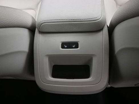 Used 2023 Volvo V60 B5 Cross Country Plus image 33