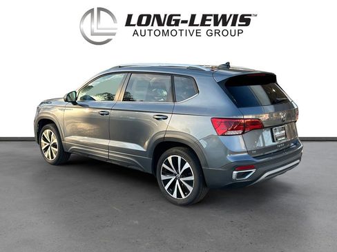 Certified 2023 Volkswagen Taos SE image 4