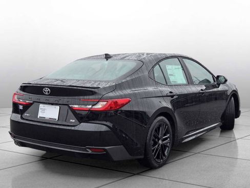 New 2026 Toyota Camry SE FWD image 17