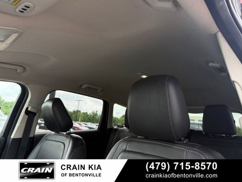 Used 2019 Ford Escape Titanium AWD/4WD image 22