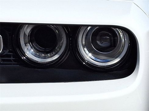 Used 2022 Dodge Challenger R/T w/ Plus Package image 9