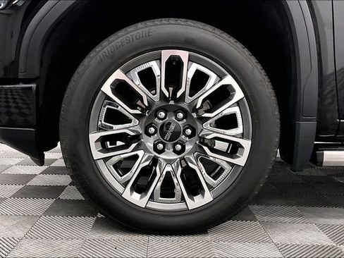 Used 2024 GMC Sierra 1500 Denali Ultimate AWD/4WD image 10