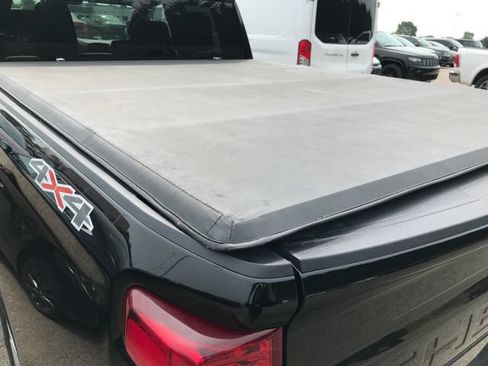 Used 2022 Chevrolet Silverado 1500 Custom AWD/4WD image 10