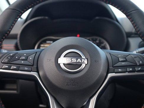 New 2025 Nissan Versa SR w/ Trunk Package image 9