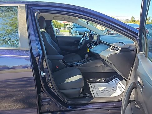 Used 2022 Toyota Corolla LE image 50
