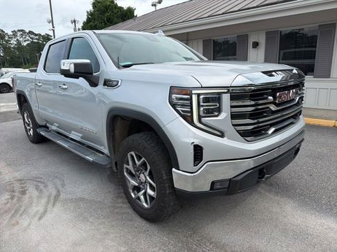 Used 2022 GMC Sierra 1500 SLT AWD/4WD image 1