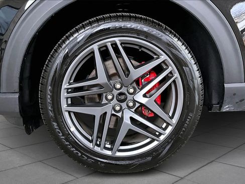 Certified 2025 Ford Explorer ST-Line w/ ST-Line Street Pack image 11