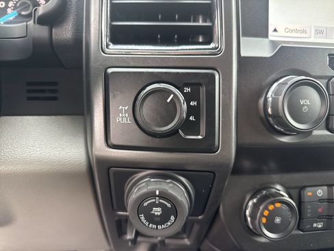 Used 2019 Ford F150 XLT w/ Equipment Group 302A Luxury AWD/4WD image 27