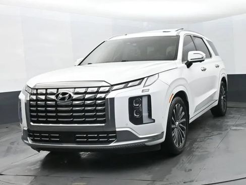 Used 2023 Hyundai Palisade Calligraphy FWD image 1