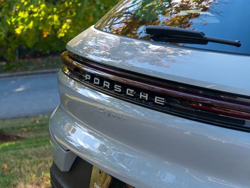 Certified 2024 Porsche Cayenne image 15