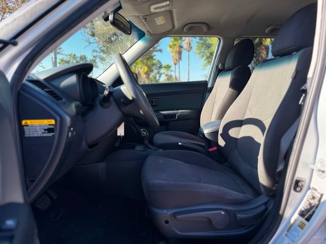 Used 2013 Kia Soul FWD image 21