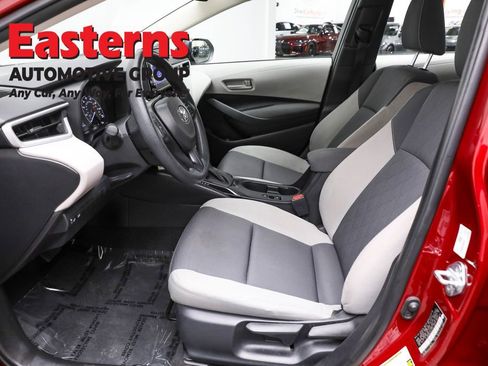 Used 2025 Toyota Corolla LE image 14