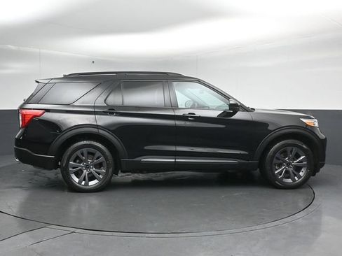Certified 2024 Ford Explorer XLT w/ Equipment Group 202A AWD/4WD image 8