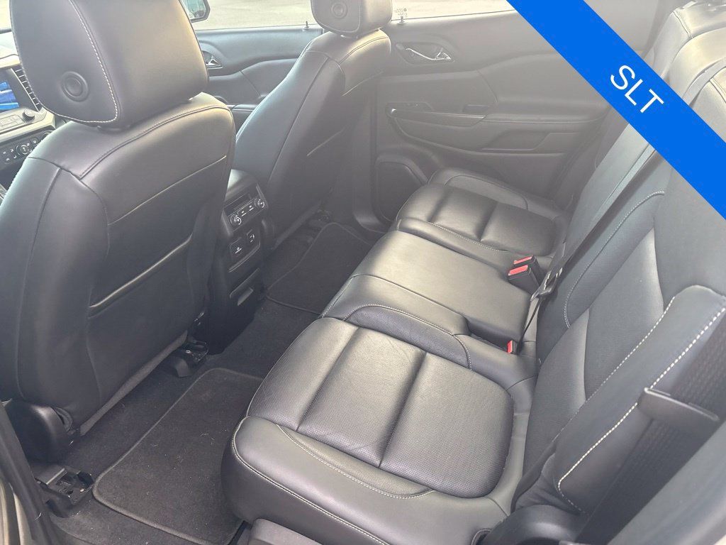 Used 2017 GMC Acadia SLT FWD image 6