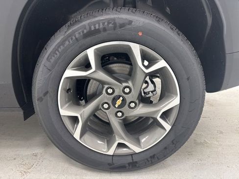 New 2026 Chevrolet Trax LT w/ Driver Confidence Package FWD image 34