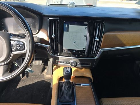 Used 2018 Volvo S90 T6 Inscription w/ Convenience Package image 6