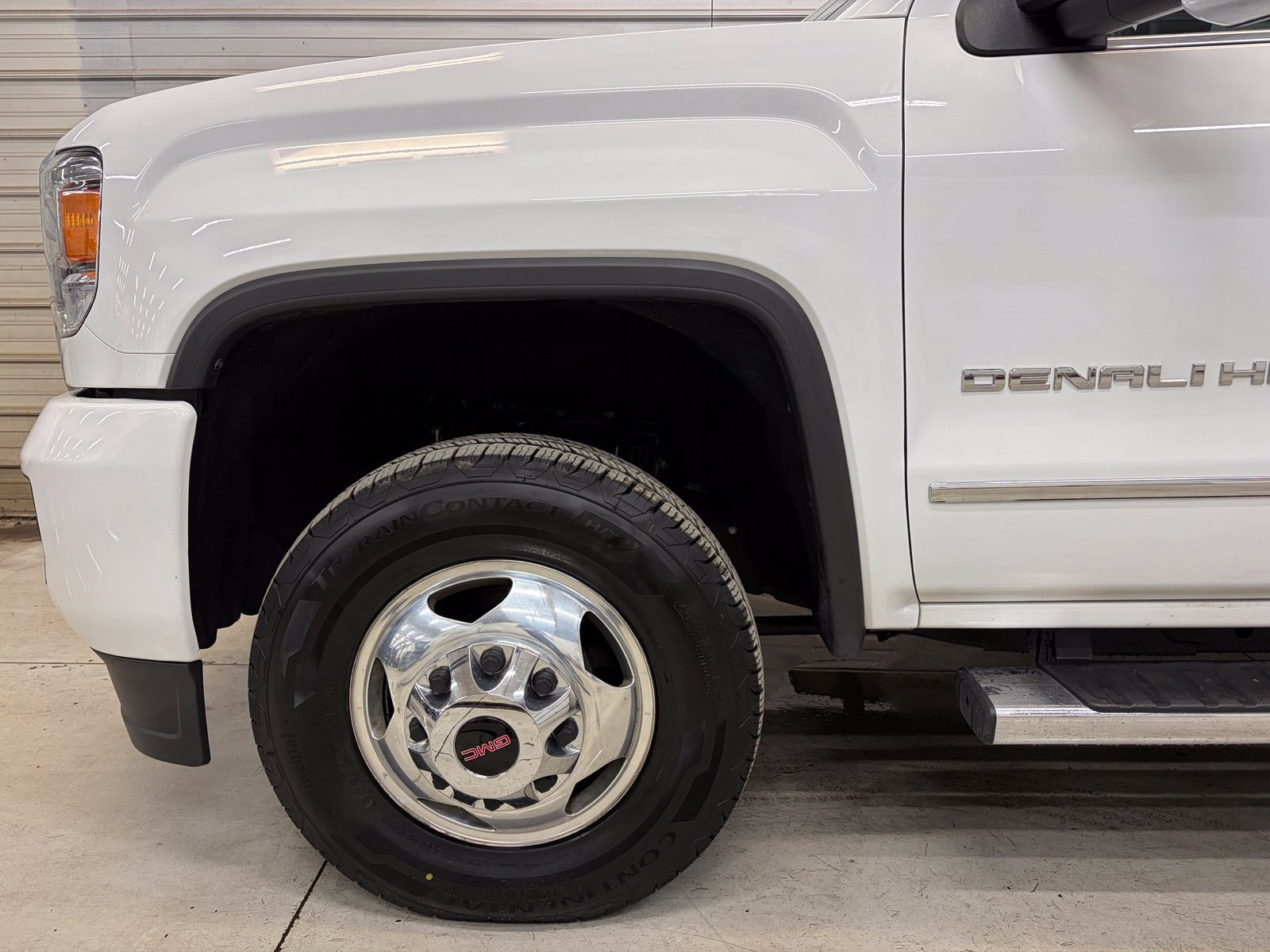 Used 2016 GMC Sierra 3500 Denali w/ Duramax Plus Package AWD/4WD image 4