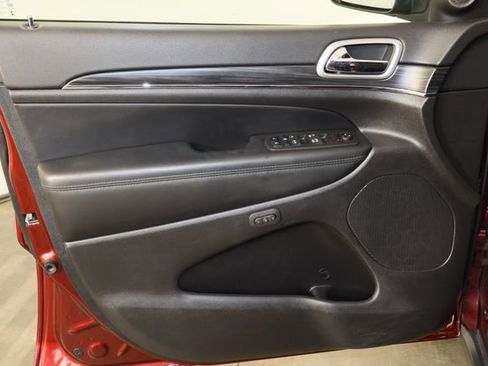 Used 2022 Jeep Grand Cherokee Limited image 20