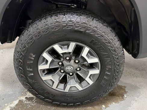 Certified 2023 Toyota Tacoma TRD Off-Road image 10