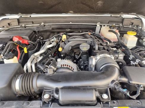 Used 2023 Jeep Gladiator Sport AWD/4WD image 33