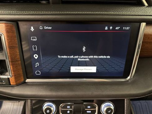 Used 2023 GMC Yukon XL Denali Ultimate AWD/4WD image 11