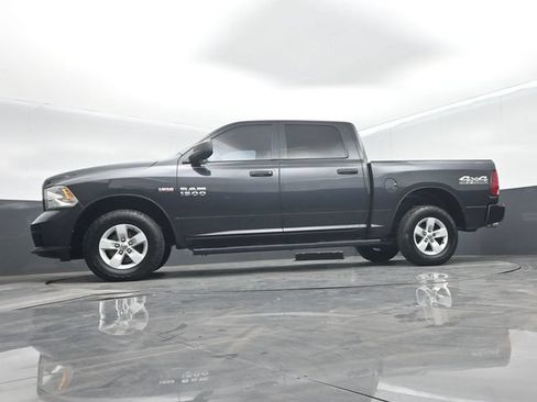Used 2018 RAM 1500 Express AWD/4WD image 47
